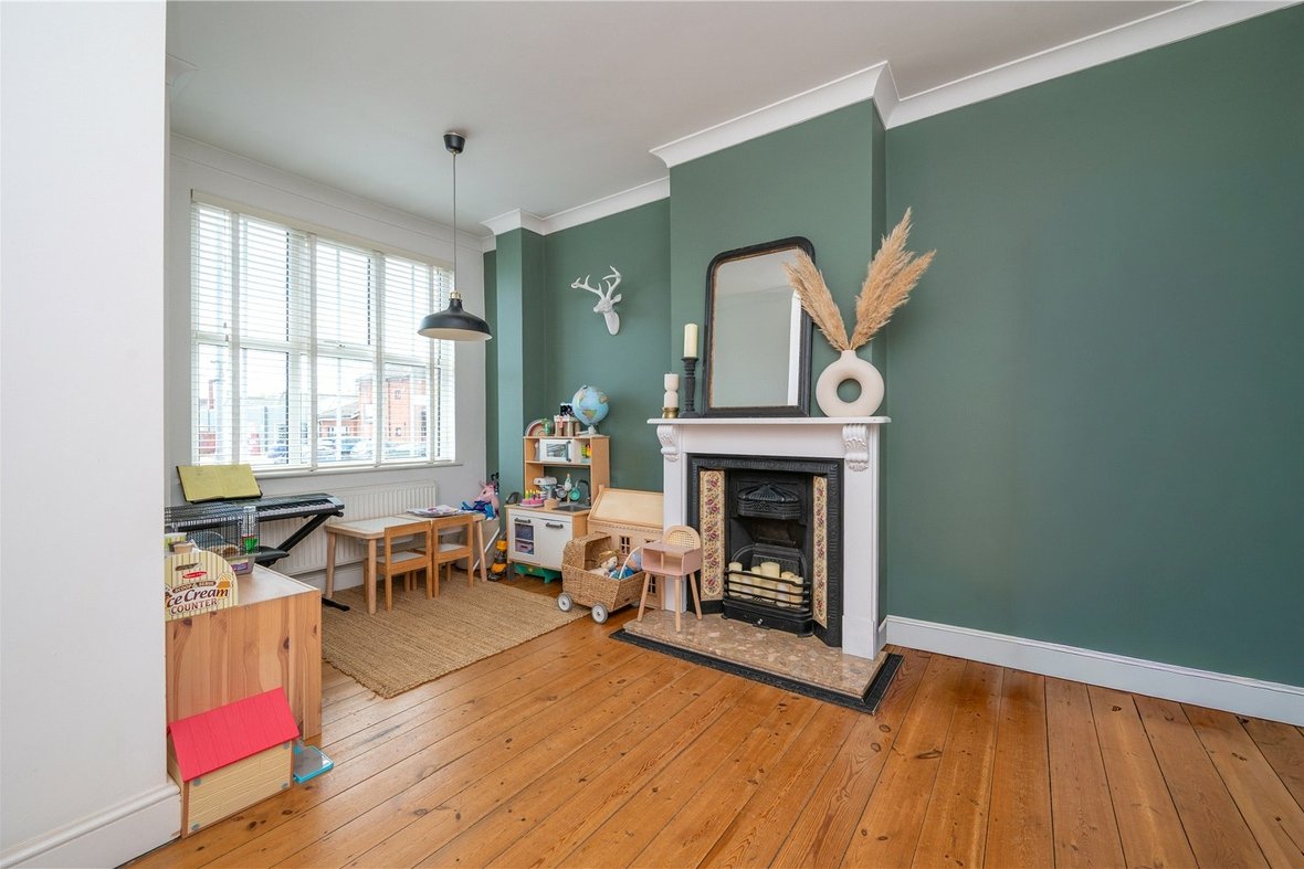 3 Bedroom House For SaleHouse For Sale in High Street, London Colney, St. Albans - View 5 - Collinson Hall