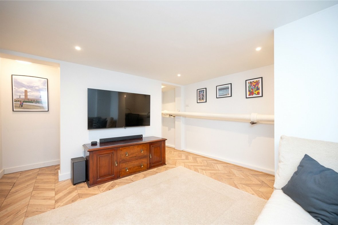 3 Bedroom House For SaleHouse For Sale in High Street, London Colney, St. Albans - View 2 - Collinson Hall