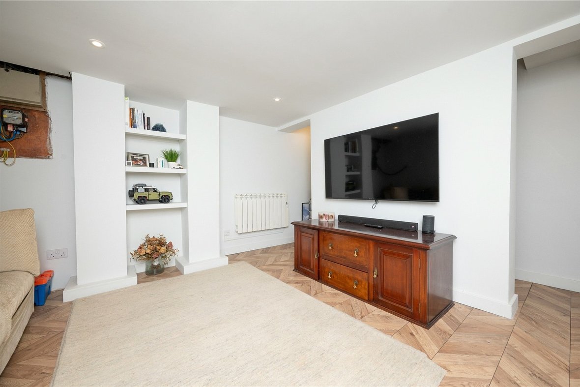 3 Bedroom House For SaleHouse For Sale in High Street, London Colney, St. Albans - View 4 - Collinson Hall