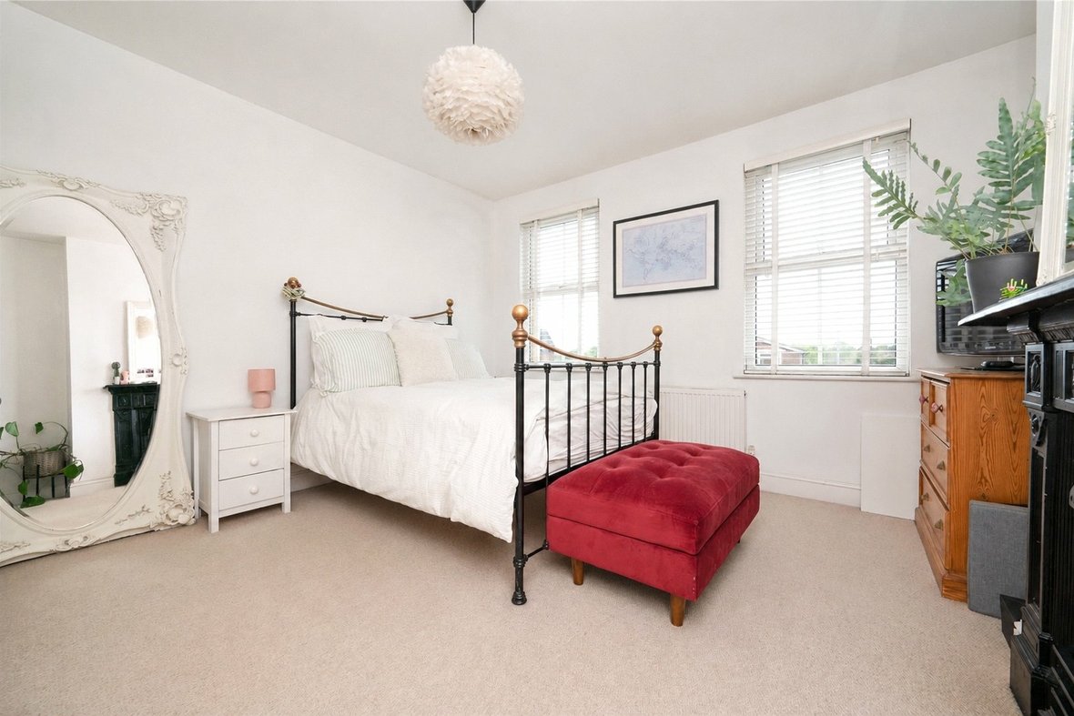 3 Bedroom House For SaleHouse For Sale in High Street, London Colney, St. Albans - View 7 - Collinson Hall