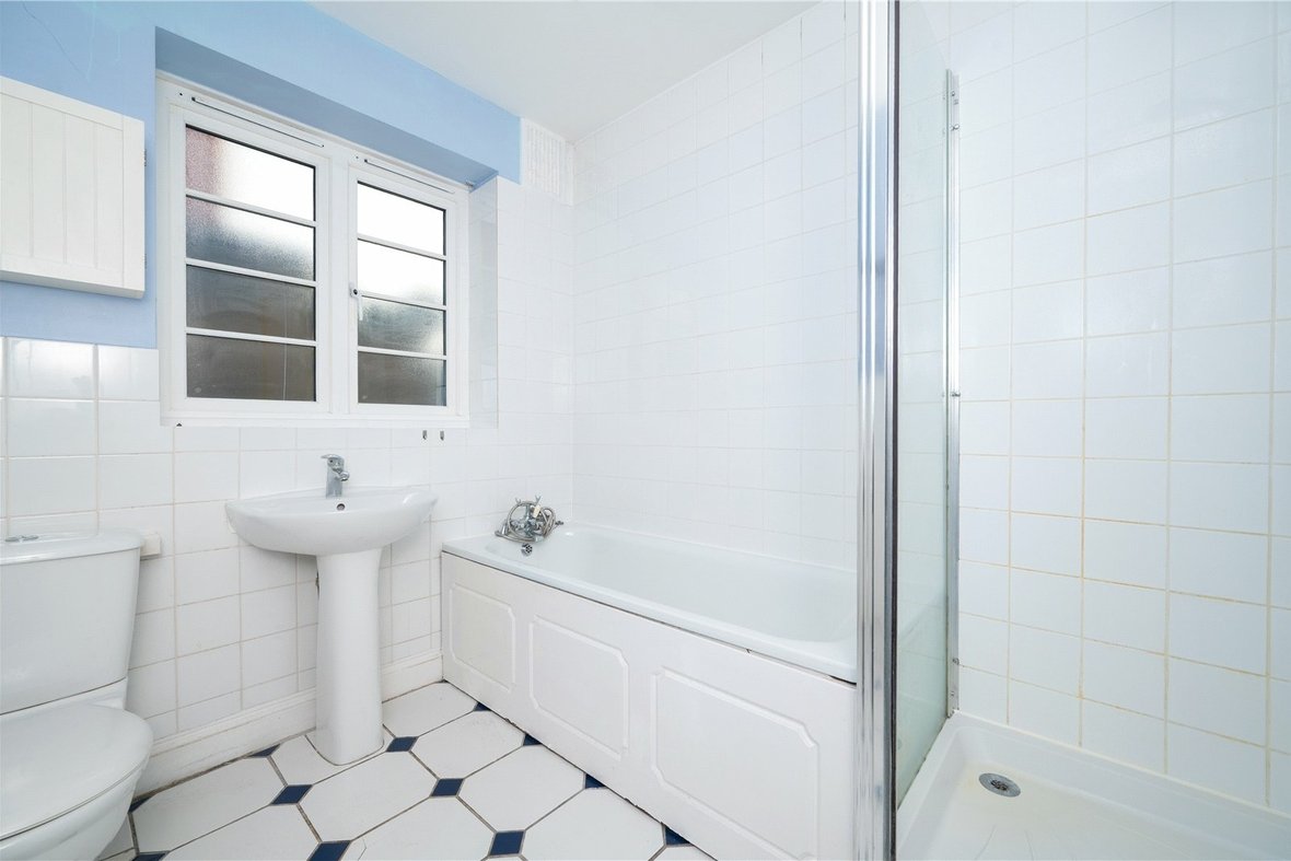 2 Bedroom Apartment For SaleApartment For Sale in Abbey Court, Holywell Hill, St. Albans - View 5 - Collinson Hall