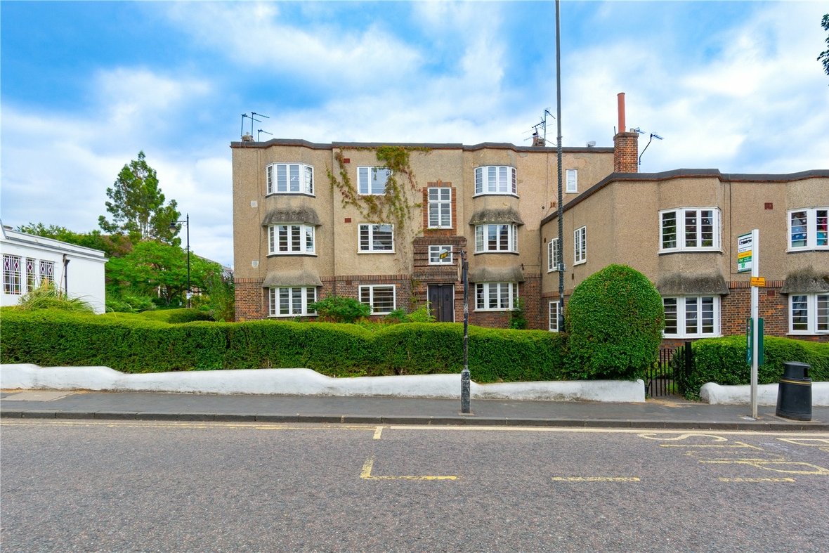 2 Bedroom Apartment For SaleApartment For Sale in Abbey Court, Holywell Hill, St. Albans - View 1 - Collinson Hall