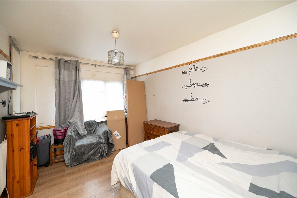 3 Bedroom House For SaleHouse For Sale in Cotlandswick, London Colney, St. Albans - View 9 - Collinson Hall