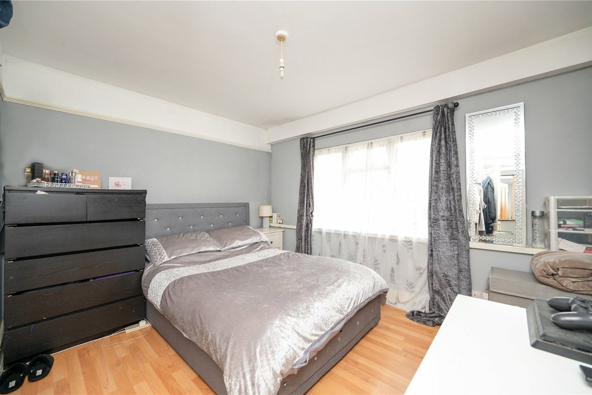 3 Bedroom House For SaleHouse For Sale in Cotlandswick, London Colney, St. Albans - View 8 - Collinson Hall