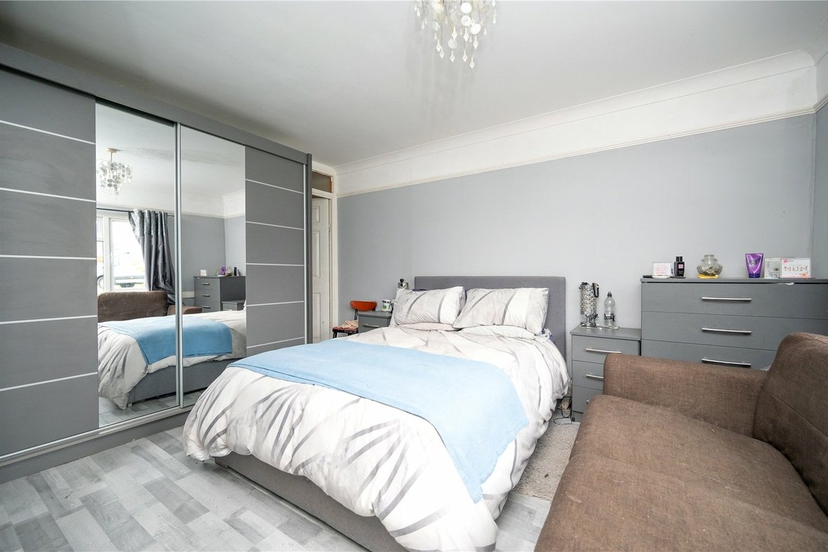 3 Bedroom House For SaleHouse For Sale in Cotlandswick, London Colney, St. Albans - View 3 - Collinson Hall