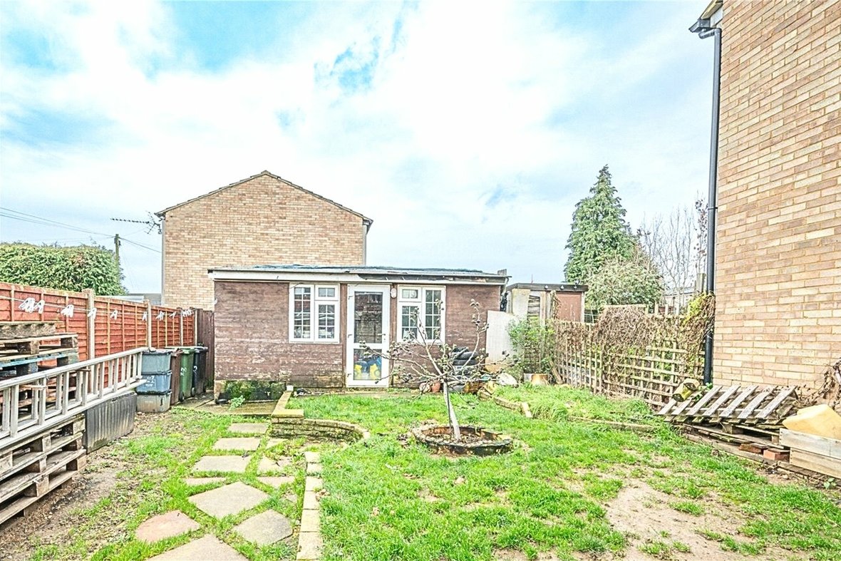 3 Bedroom House For SaleHouse For Sale in Cotlandswick, London Colney, St. Albans - View 2 - Collinson Hall