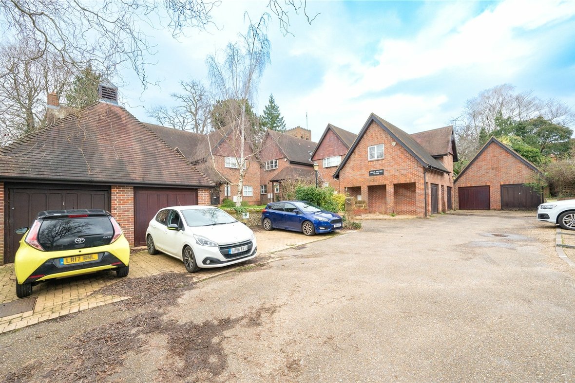 3 Bedroom House Let AgreedHouse Let Agreed in Dean Moore Close, St. Albans, Hertfordshire - View 17 - Collinson Hall