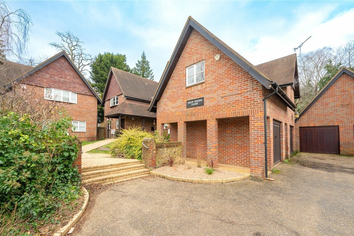 3 Bedroom House Let AgreedHouse Let Agreed in Dean Moore Close, St. Albans, Hertfordshire - View 18 - Collinson Hall