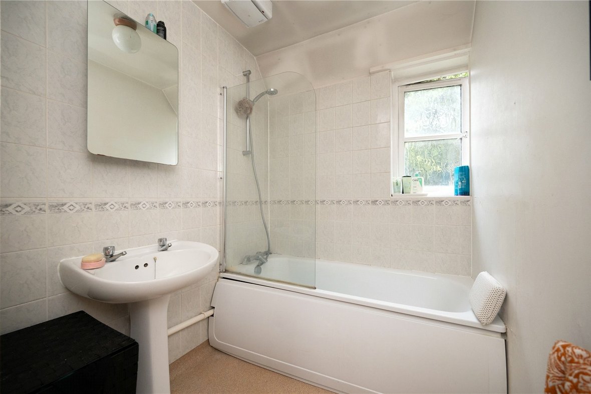 3 Bedroom House Let AgreedHouse Let Agreed in Dean Moore Close, St. Albans, Hertfordshire - View 8 - Collinson Hall