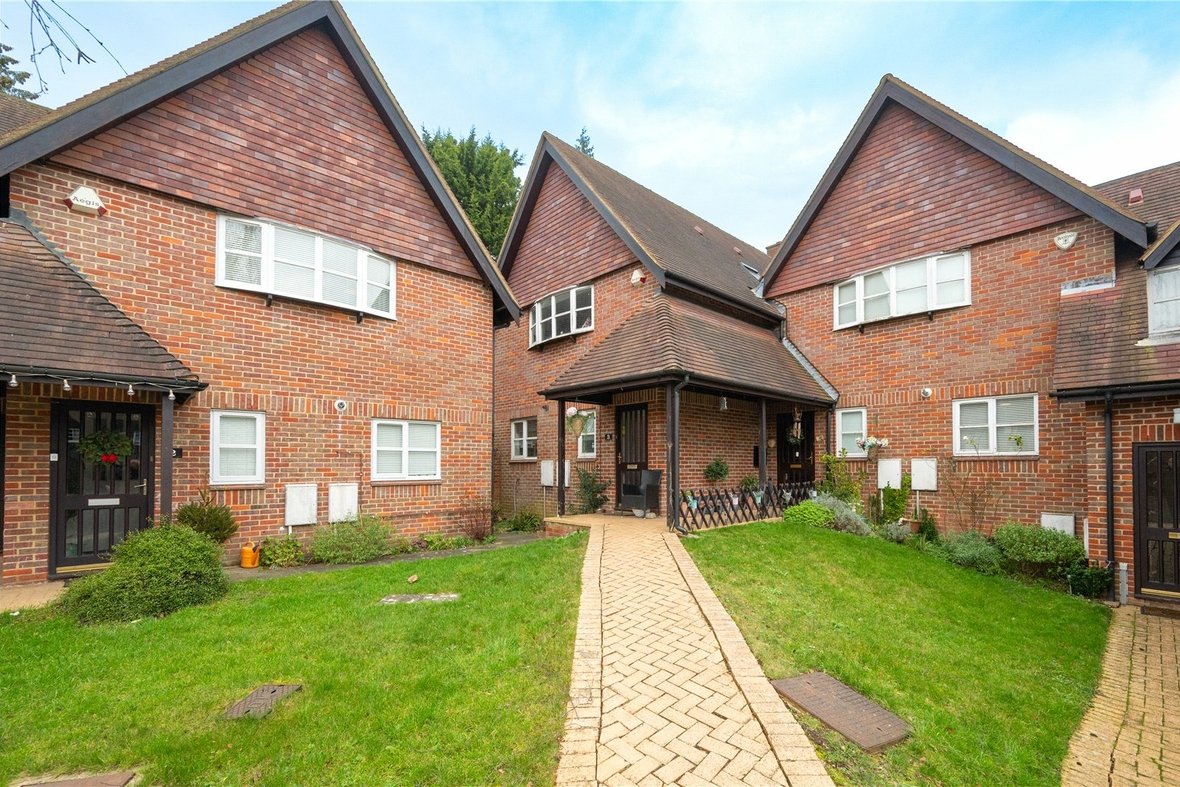 3 Bedroom House Let AgreedHouse Let Agreed in Dean Moore Close, St. Albans, Hertfordshire - View 1 - Collinson Hall