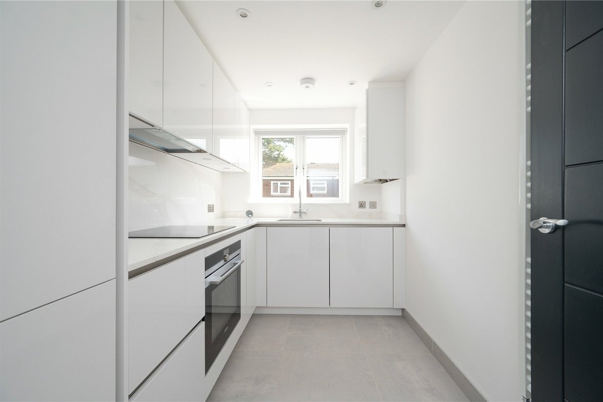 2 Bedroom Apartment Let AgreedApartment Let Agreed in Martyr Close, St. Albans, Hertfordshire - View 2 - Collinson Hall
