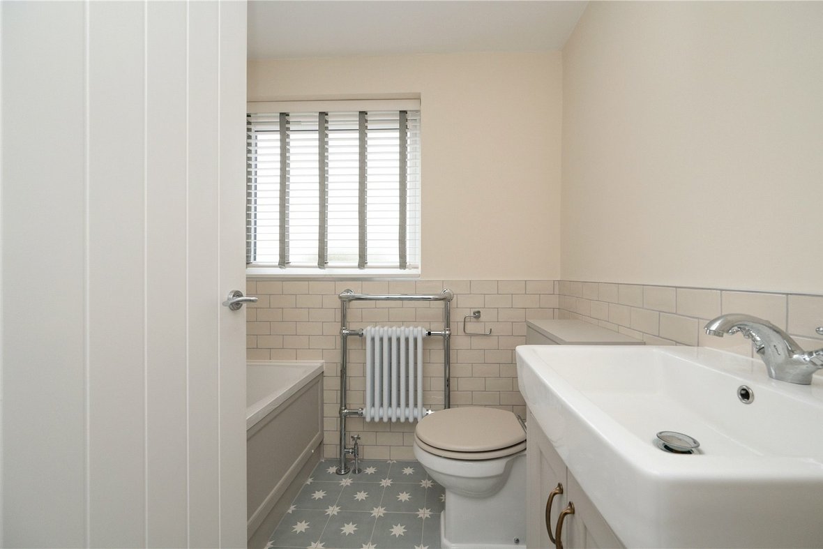 3 Bedroom House Let AgreedHouse Let Agreed in Corinium Gate, St. Albans, Hertfordshire - View 9 - Collinson Hall