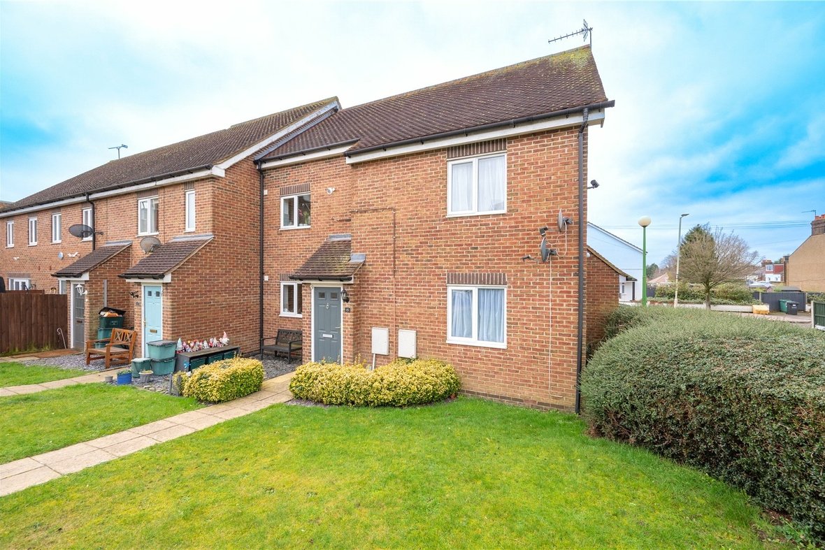 2 Bedroom Maisonette Sold Subject to ContractMaisonette Sold Subject to Contract in Kennedy Close, London Colney, St. Albans - View 15 - Collinson Hall