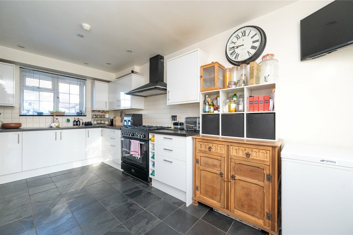 4 Bedroom House For SaleHouse For Sale in Fellowes Lane, Colney Heath, St. Albans - View 4 - Collinson Hall