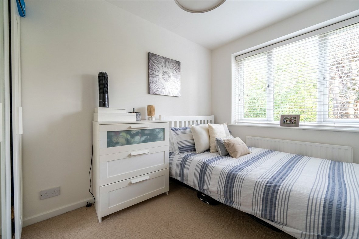 2 Bedroom Apartment Sold Subject to ContractApartment Sold Subject to Contract in Christchurch Close, St Albans, Hertfordshire - View 8 - Collinson Hall