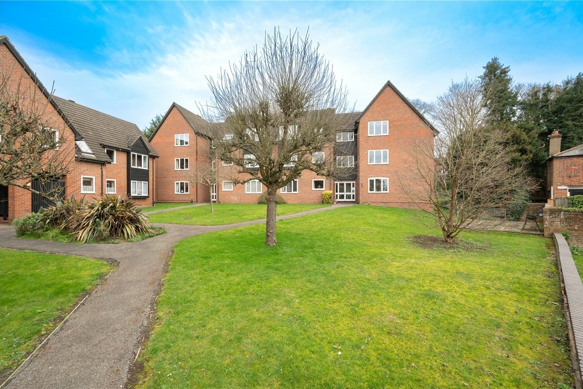 2 Bedroom Apartment Sold Subject to ContractApartment Sold Subject to Contract in Christchurch Close, St Albans, Hertfordshire - View 14 - Collinson Hall