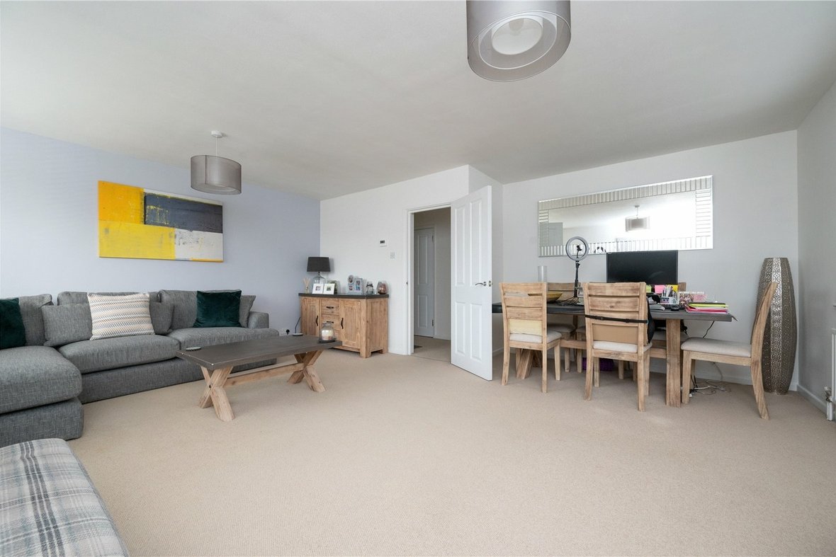 2 Bedroom Apartment Sold Subject to ContractApartment Sold Subject to Contract in Christchurch Close, St Albans, Hertfordshire - View 5 - Collinson Hall