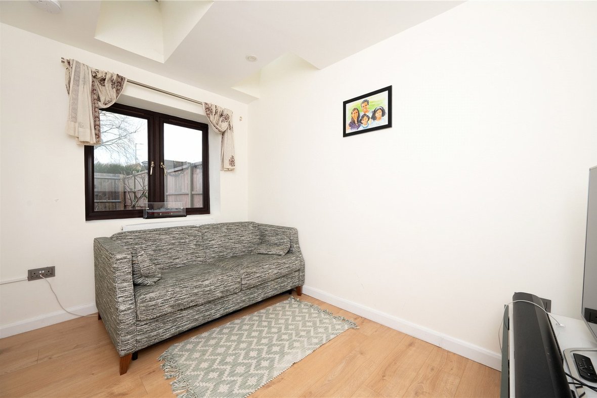 4 Bedroom House For SaleHouse For Sale in Wilstone Drive, St. Albans, Hertfordshire - View 4 - Collinson Hall