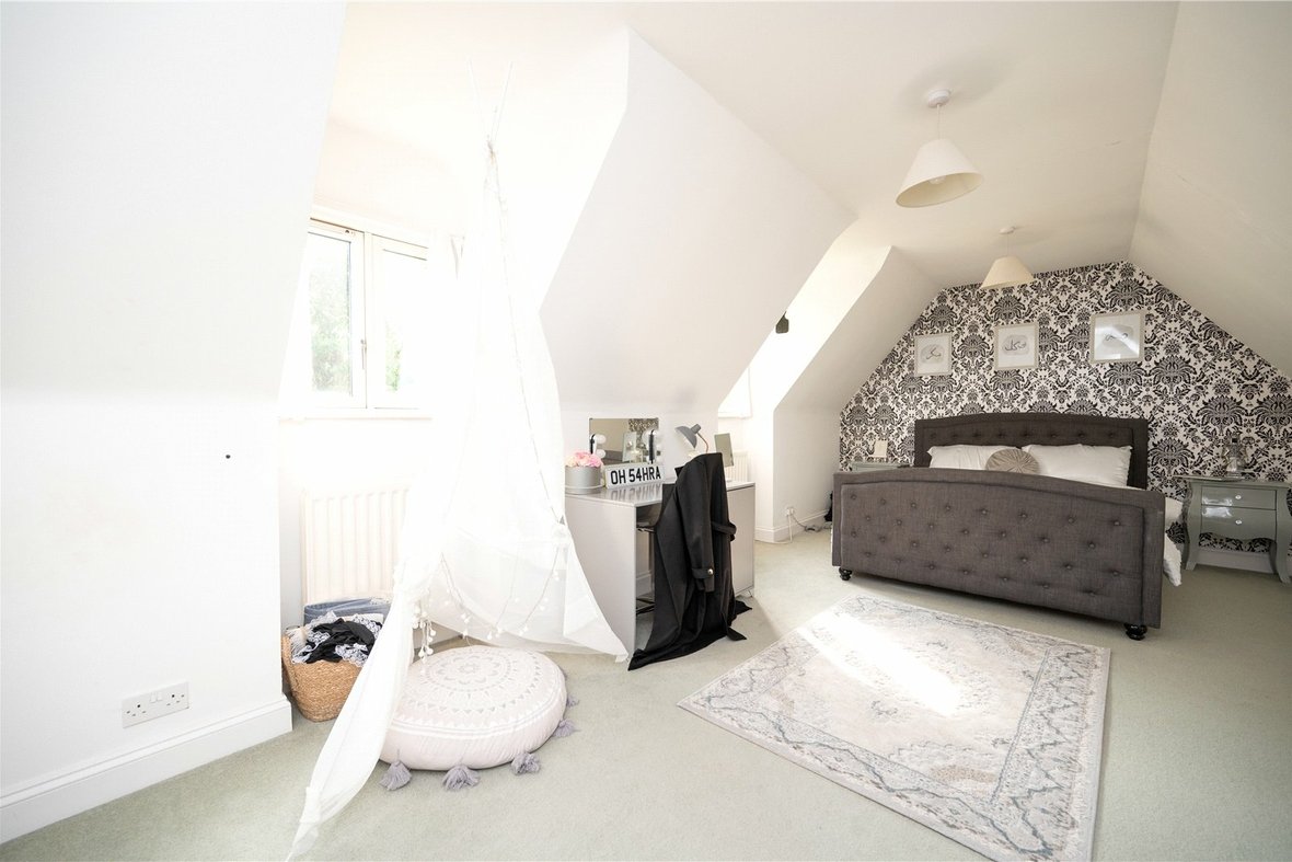 4 Bedroom House Let AgreedHouse Let Agreed in Lancaster Road, St. Albans, Hertfordshire - View 9 - Collinson Hall