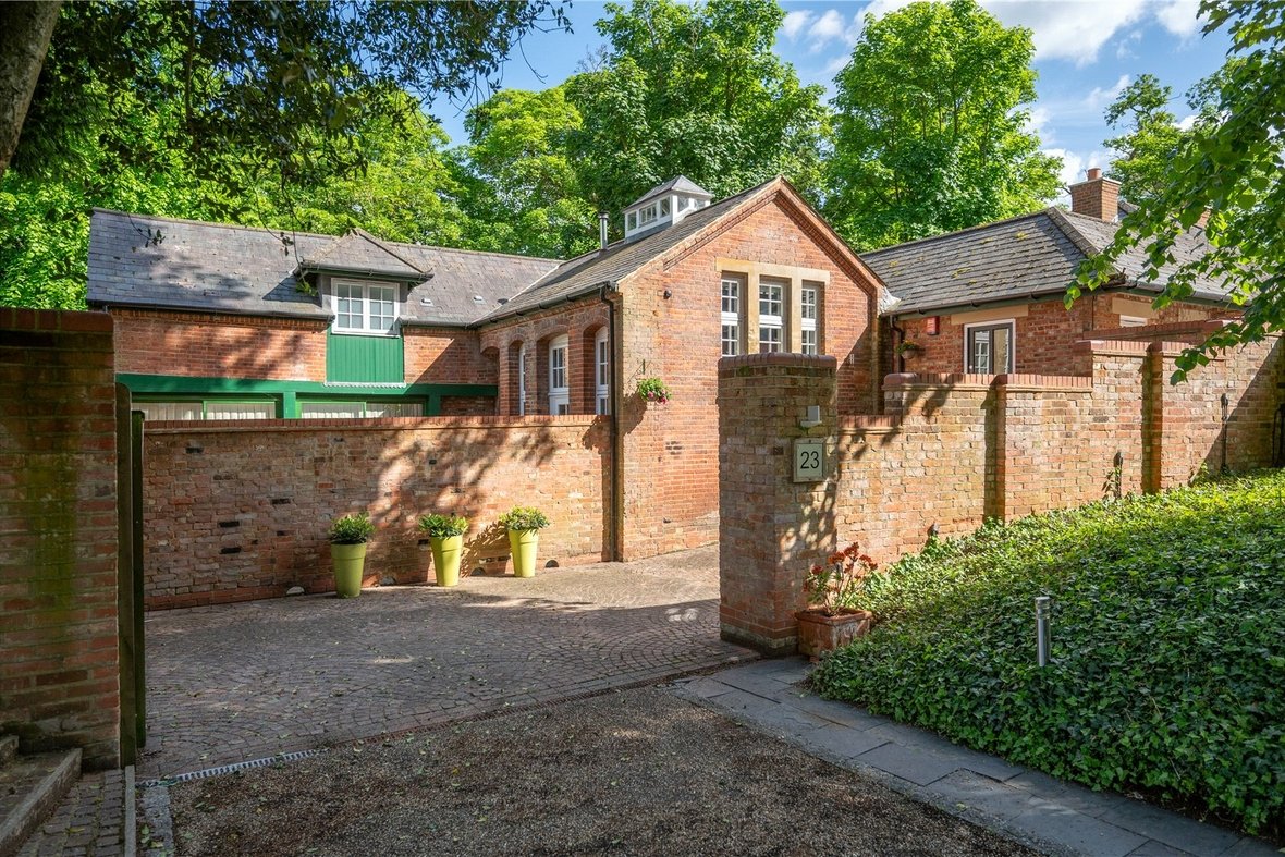 4 Bedroom House For SaleHouse For Sale in Trevelyan Place, St. Stephens Hill, St. Albans - View 28 - Collinson Hall