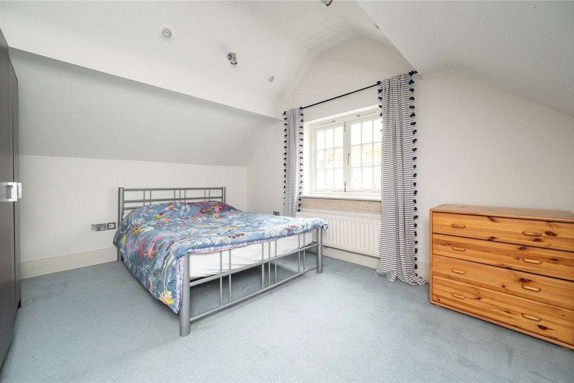 4 Bedroom House For SaleHouse For Sale in Trevelyan Place, St. Stephens Hill, St. Albans - View 20 - Collinson Hall
