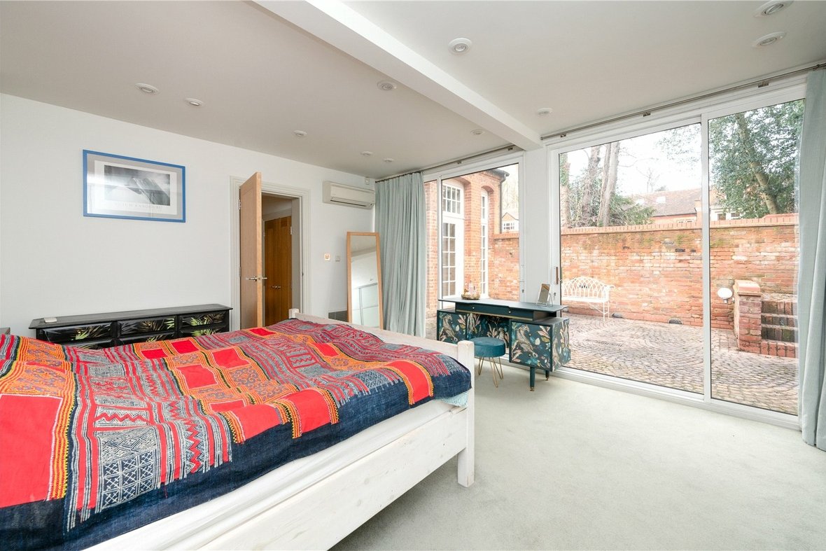4 Bedroom House For SaleHouse For Sale in Trevelyan Place, St. Stephens Hill, St. Albans - View 16 - Collinson Hall