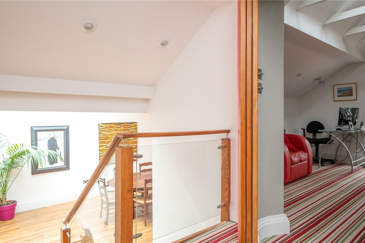 4 Bedroom House For SaleHouse For Sale in Trevelyan Place, St. Stephens Hill, St. Albans - View 6 - Collinson Hall