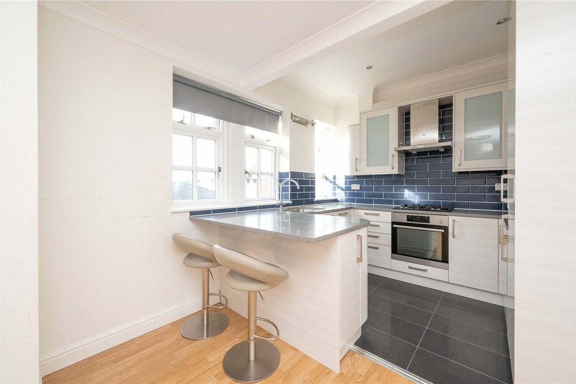 2 Bedroom Apartment Let AgreedApartment Let Agreed in Milliners Court, Lattimore Road, St. Albans - View 2 - Collinson Hall