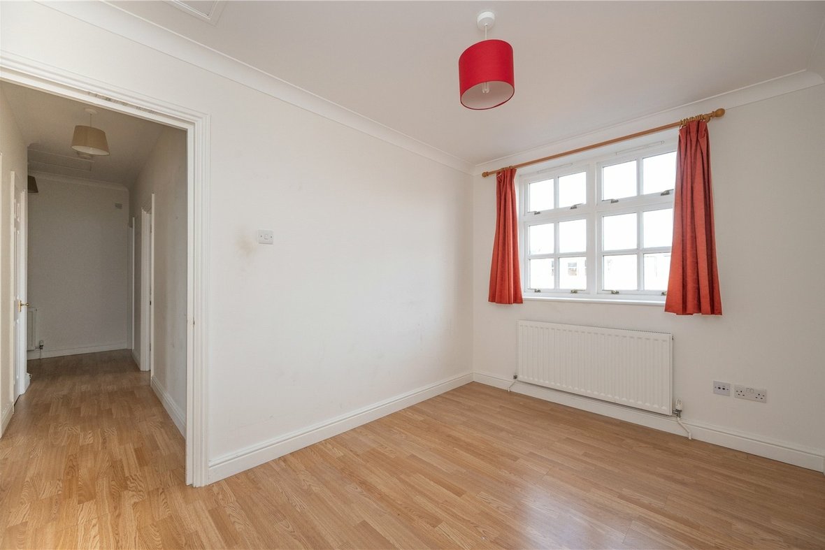 2 Bedroom Apartment Let AgreedApartment Let Agreed in Milliners Court, Lattimore Road, St. Albans - View 10 - Collinson Hall