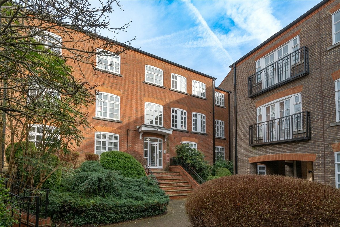2 Bedroom Apartment Let AgreedApartment Let Agreed in Milliners Court, Lattimore Road, St. Albans - View 12 - Collinson Hall