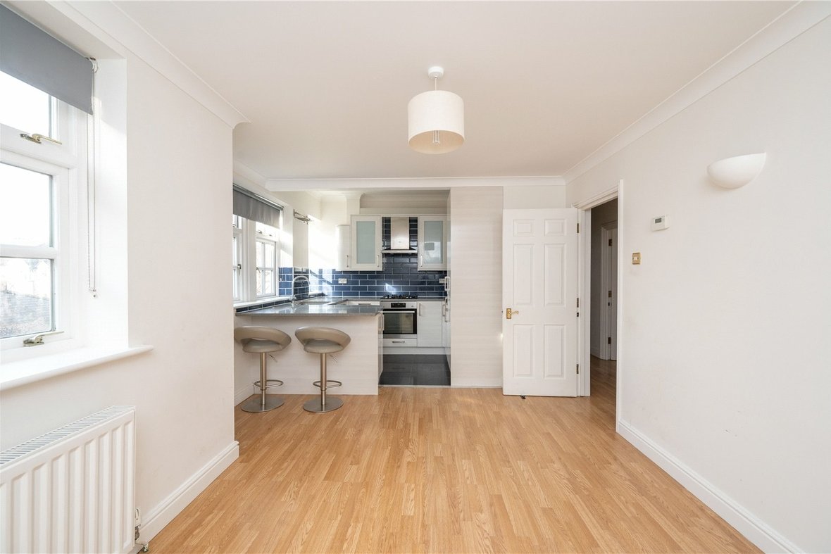 2 Bedroom Apartment Let AgreedApartment Let Agreed in Milliners Court, Lattimore Road, St. Albans - View 6 - Collinson Hall