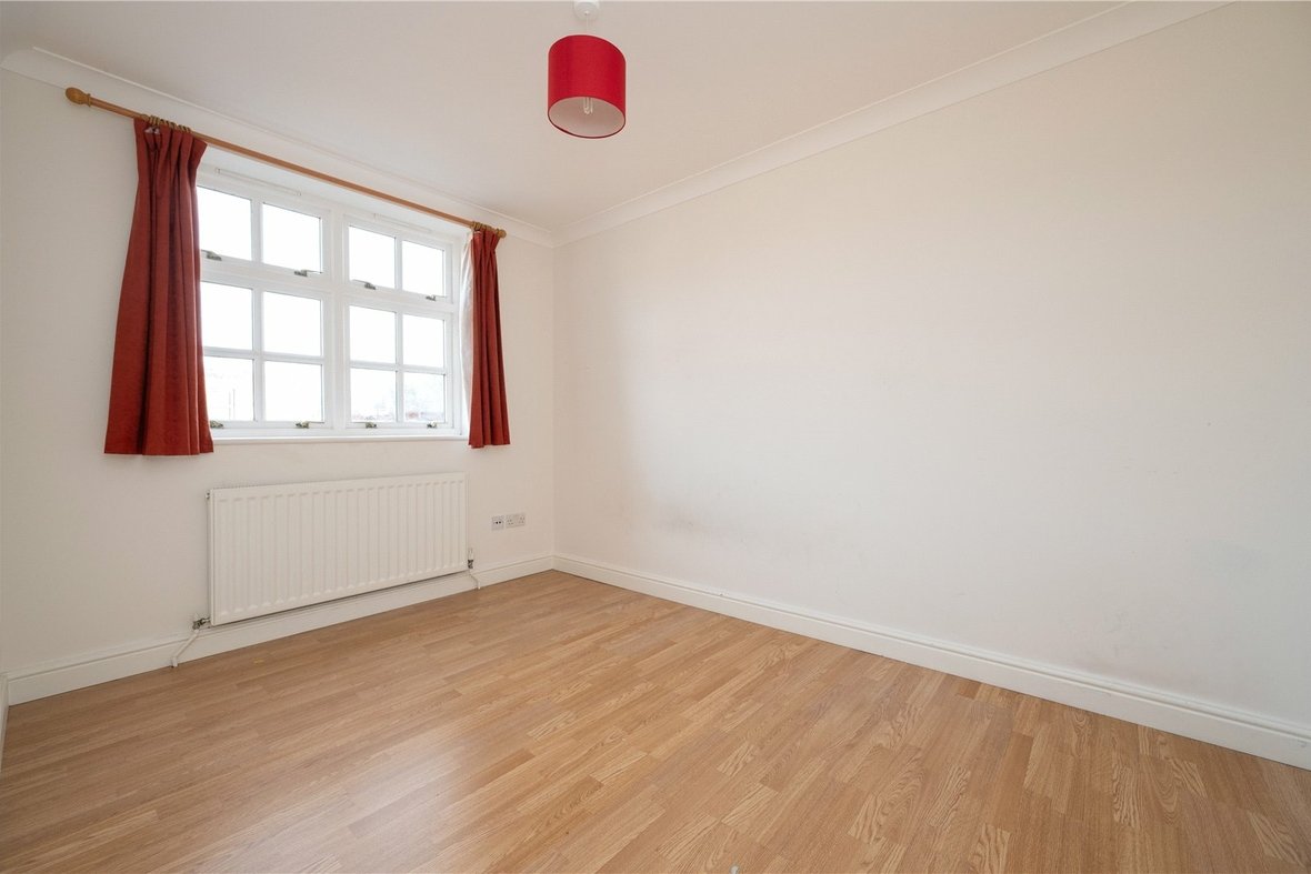 2 Bedroom Apartment Let AgreedApartment Let Agreed in Milliners Court, Lattimore Road, St. Albans - View 8 - Collinson Hall