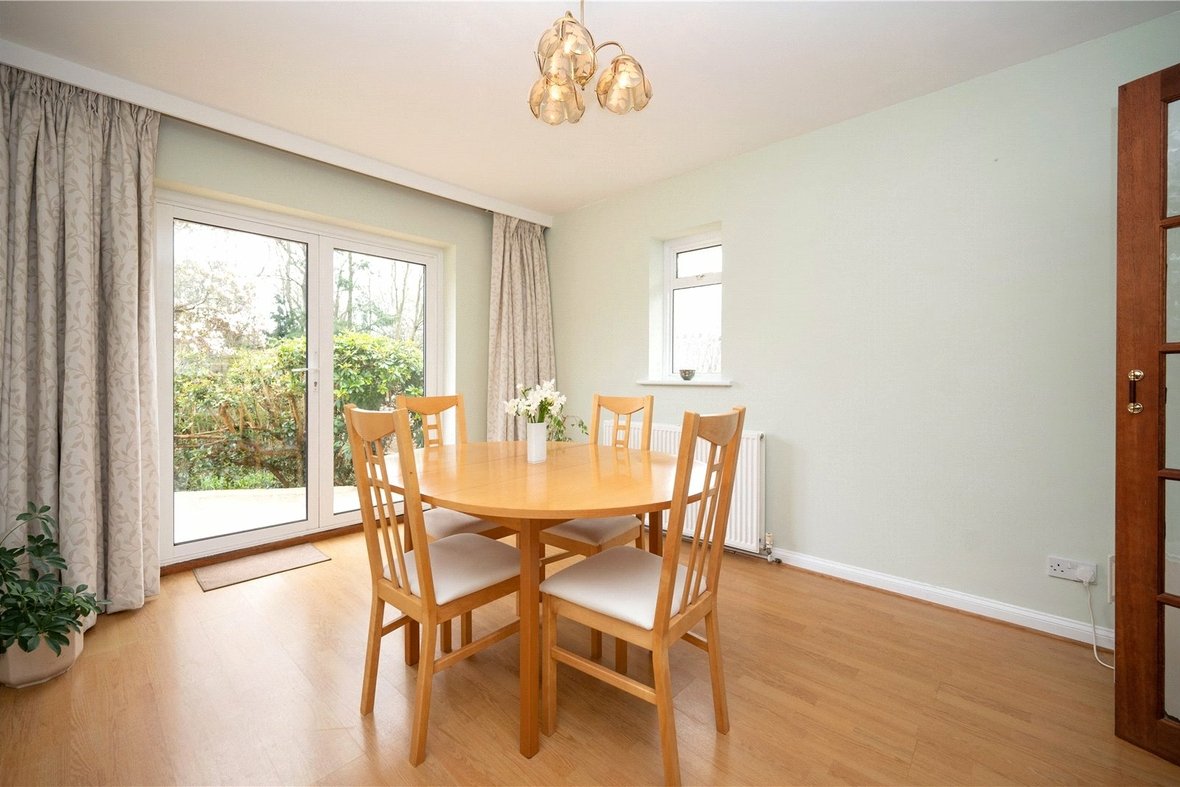 3 Bedroom Bungalow Let AgreedBungalow Let Agreed in Mayflower Road, Park Street, St. Albans - View 5 - Collinson Hall