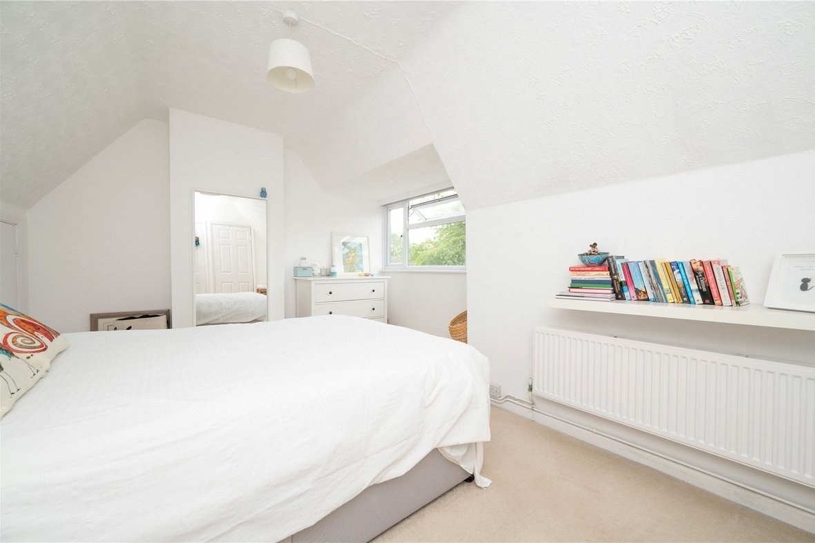 3 Bedroom House For SaleHouse For Sale in South Close, St. Albans, Hertfordshire - View 11 - Collinson Hall