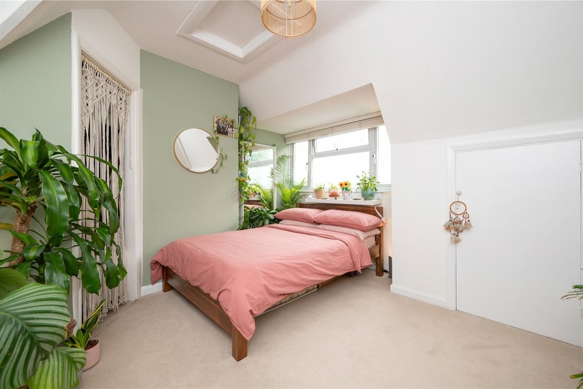 3 Bedroom House For SaleHouse For Sale in South Close, St. Albans, Hertfordshire - View 7 - Collinson Hall