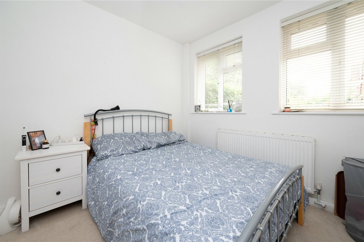 3 Bedroom House For SaleHouse For Sale in South Close, St. Albans, Hertfordshire - View 10 - Collinson Hall