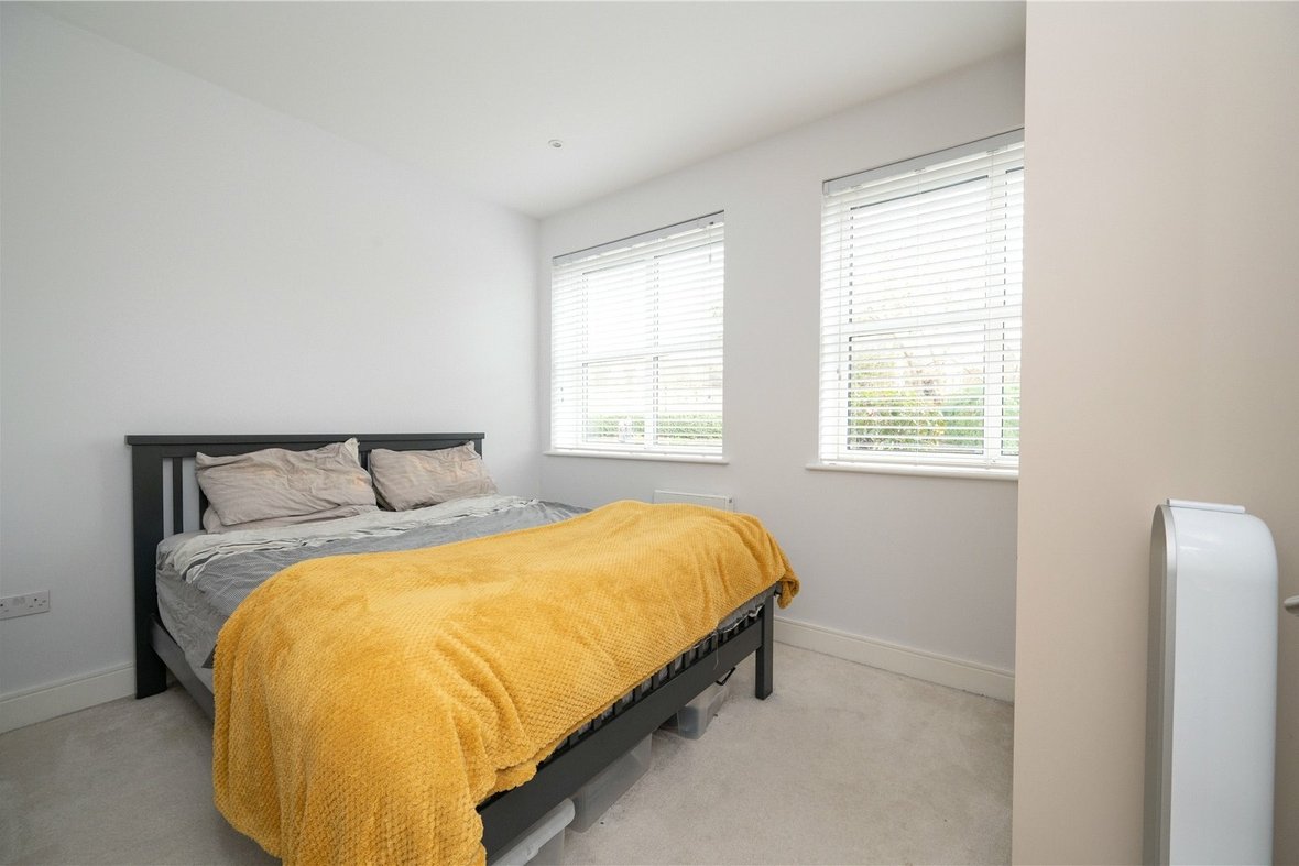 1 Bedroom Apartment Let AgreedApartment Let Agreed in Great North Road, Hatfield, Hertfordshire - View 3 - Collinson Hall