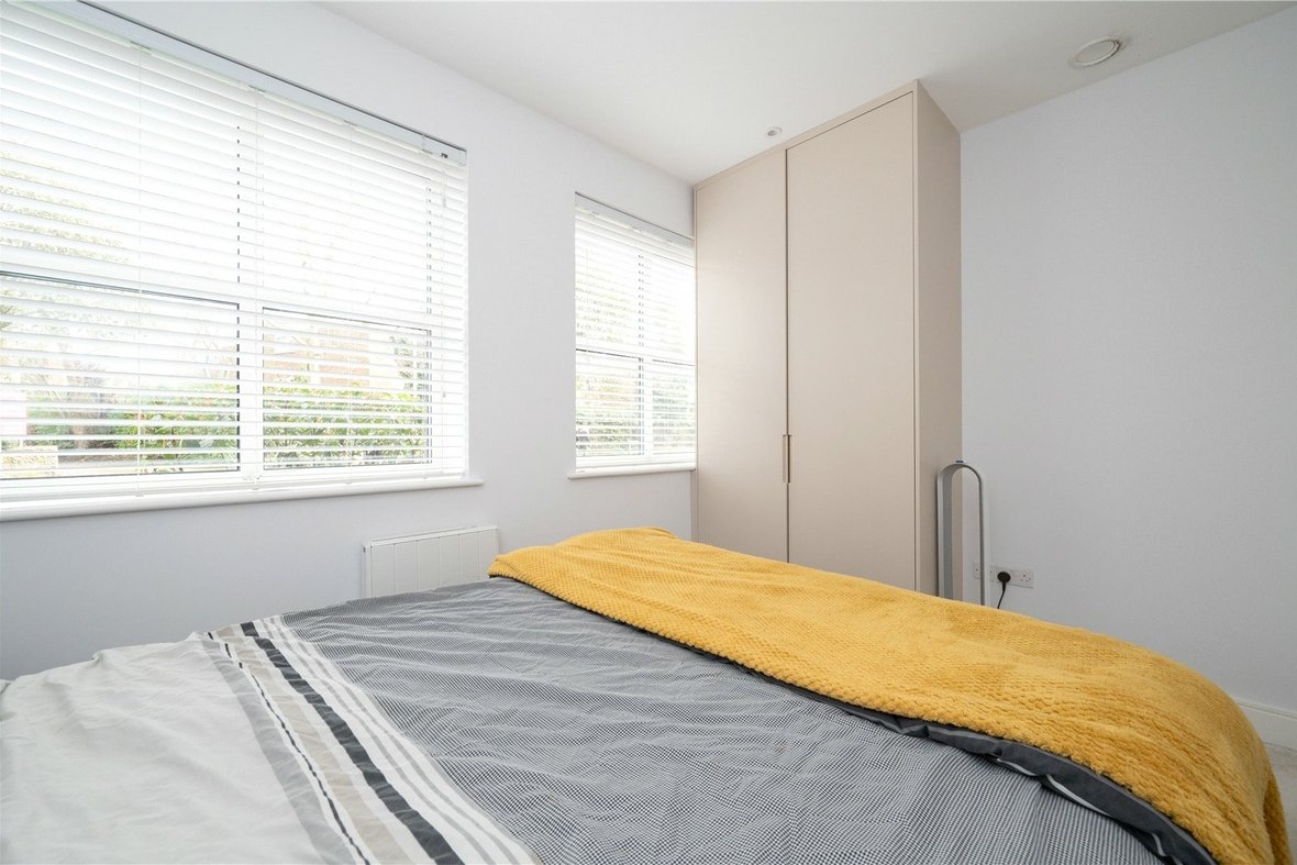 1 Bedroom Apartment Let AgreedApartment Let Agreed in Great North Road, Hatfield, Hertfordshire - View 8 - Collinson Hall