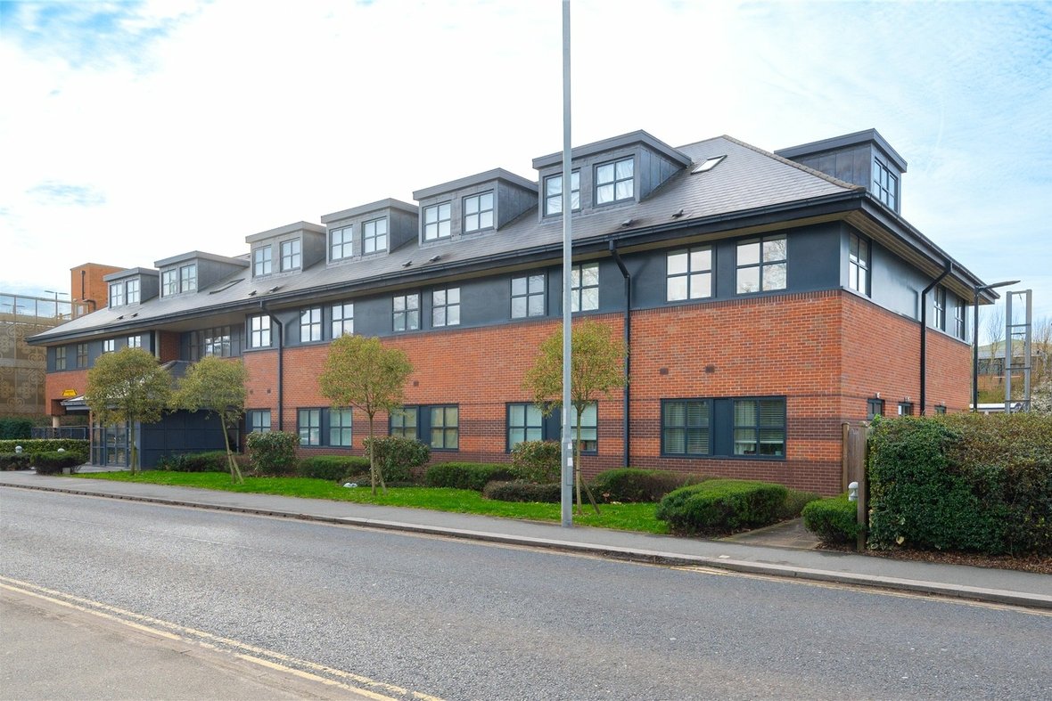 1 Bedroom Apartment Let AgreedApartment Let Agreed in Great North Road, Hatfield, Hertfordshire - View 10 - Collinson Hall