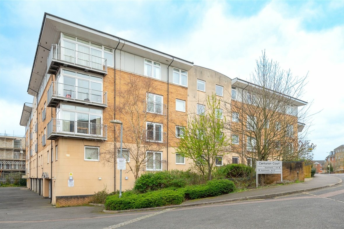 2 Bedroom Apartment For SaleApartment For Sale in Camp Road, St. Albans, Hertfordshire - View 5 - Collinson Hall