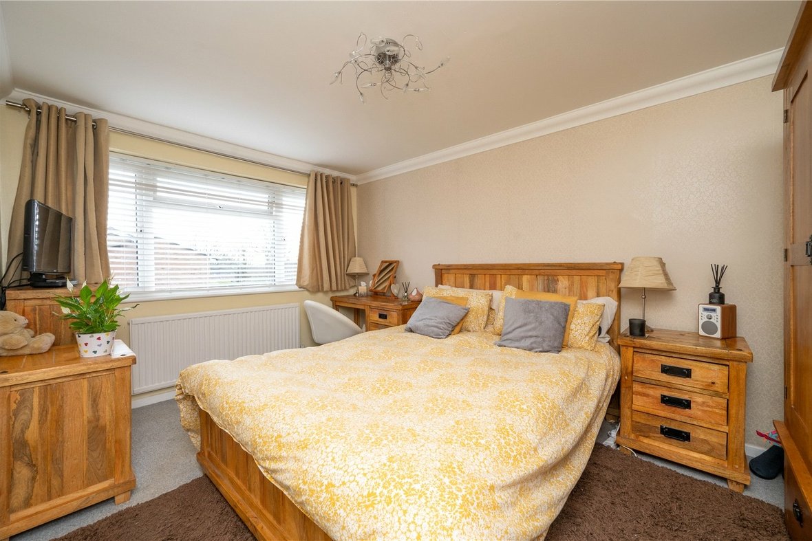 3 Bedroom House For SaleHouse For Sale in Ringway Road, Park Street, St. Albans - View 10 - Collinson Hall