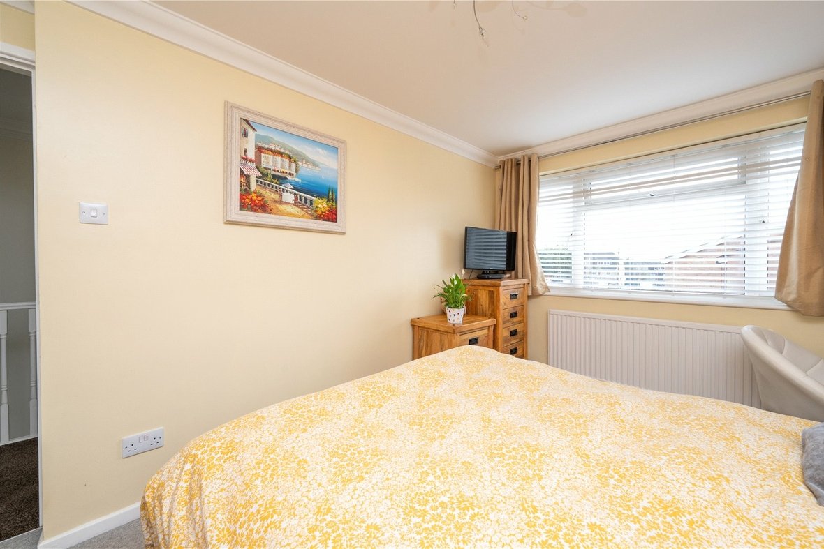 3 Bedroom House For SaleHouse For Sale in Ringway Road, Park Street, St. Albans - View 14 - Collinson Hall