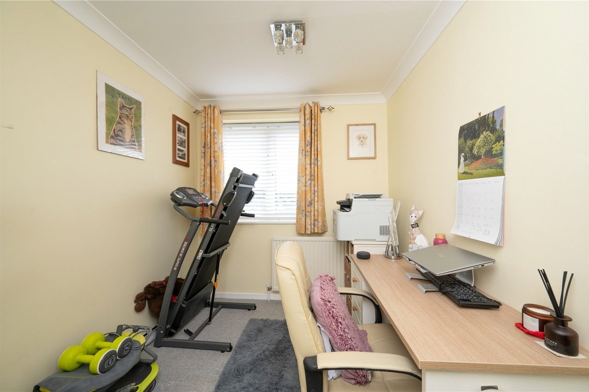 3 Bedroom House For SaleHouse For Sale in Ringway Road, Park Street, St. Albans - View 16 - Collinson Hall