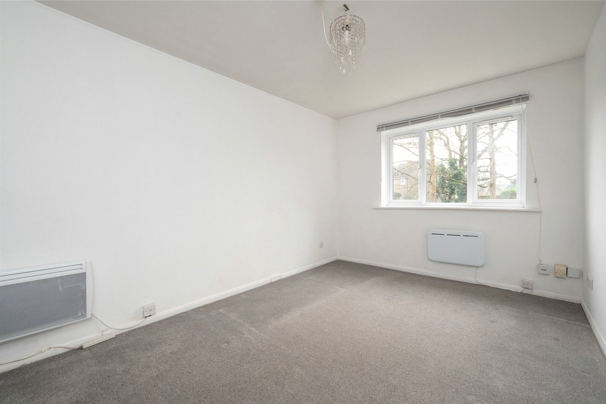 1 Bedroom Apartment Sold Subject to ContractApartment Sold Subject to Contract in Battlefield Road, St. Albans, Hertfordshire - View 6 - Collinson Hall