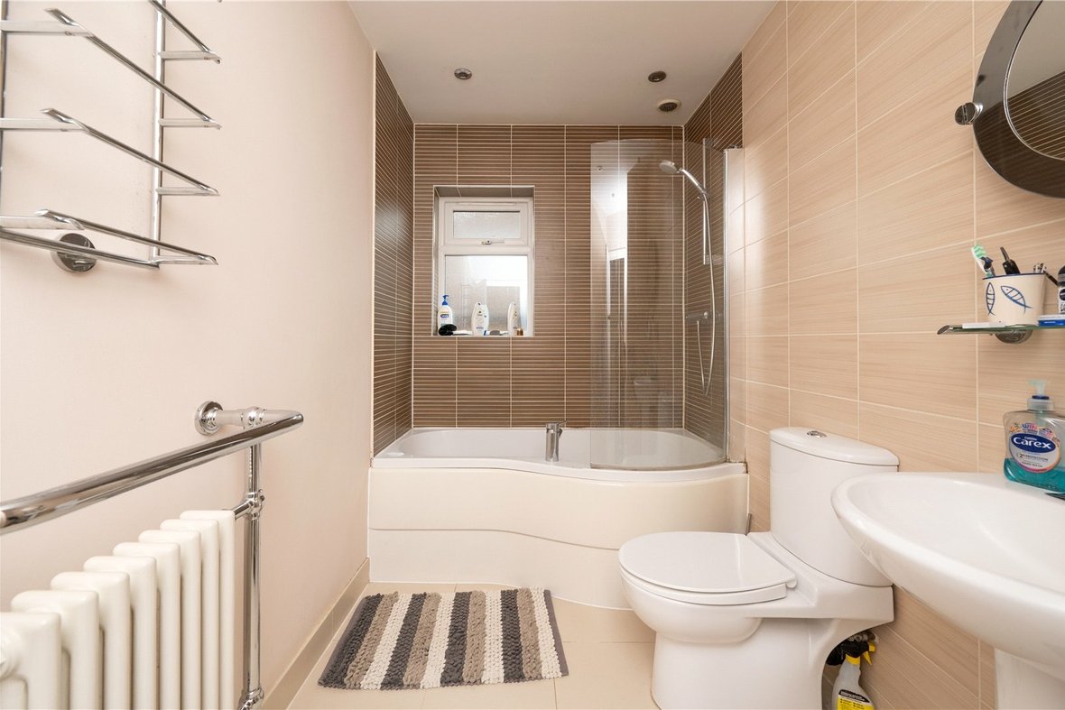 4 Bedroom House New InstructionHouse New Instruction in Watford Road, St. Albans, Hertfordshire - View 15 - Collinson Hall