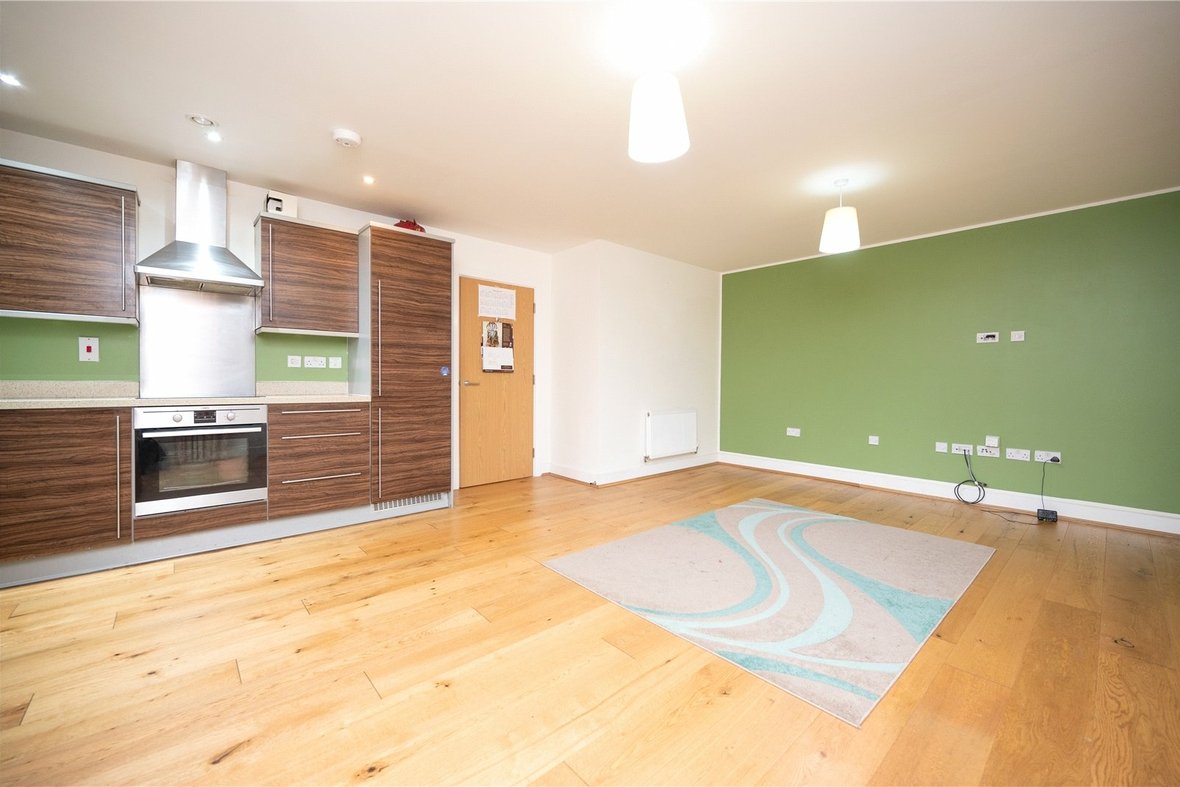 2 Bedroom Apartment LetApartment Let in Charrington Place, St. Albans, Hertfordshire - View 4 - Collinson Hall