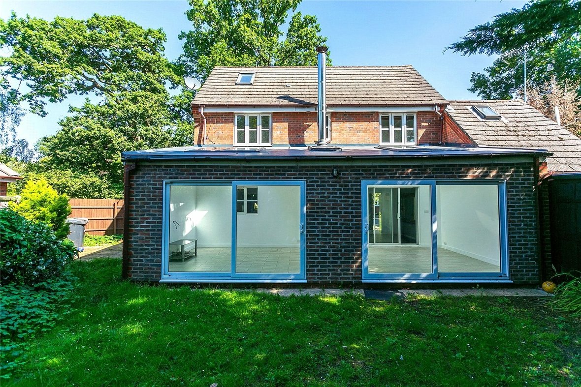 3 Bedroom House For SaleHouse For Sale in Hamlet Close, Bricket Wood, St. Albans - View 15 - Collinson Hall