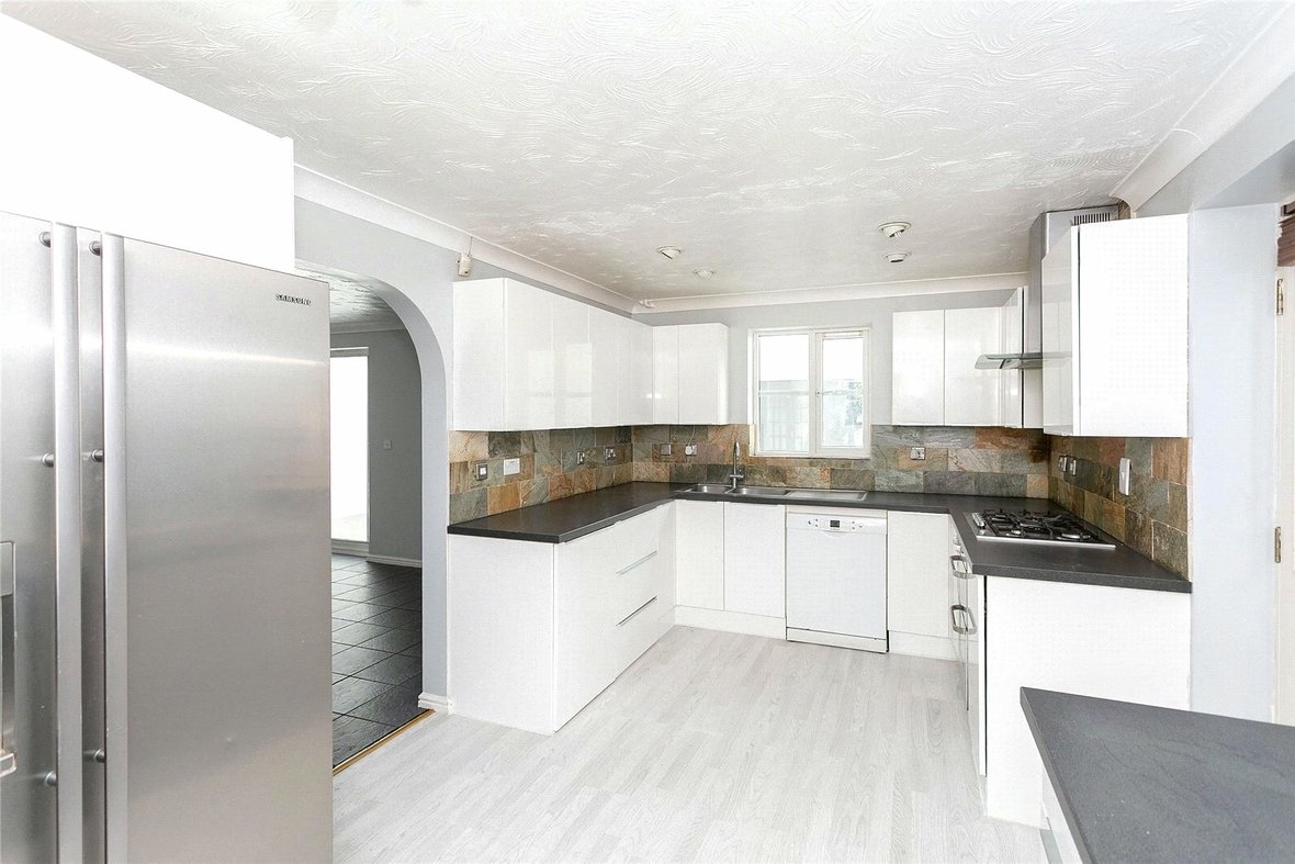3 Bedroom House For SaleHouse For Sale in Hamlet Close, Bricket Wood, St. Albans - View 6 - Collinson Hall
