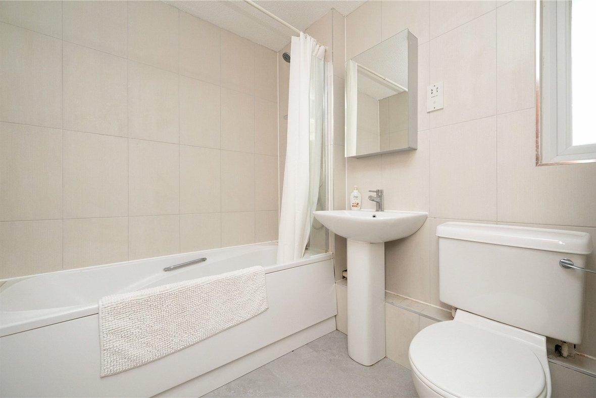 2 Bedroom Apartment Let AgreedApartment Let Agreed in Victoria Street, St. Albans, Hertfordshire - View 5 - Collinson Hall