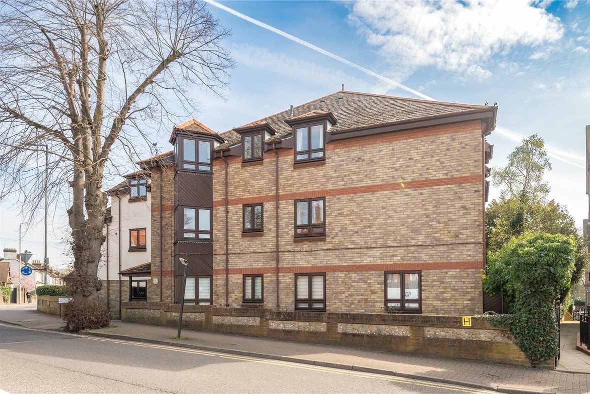1 Bedroom Apartment For SaleApartment For Sale in Beaumonds, Upper Marlborough Road, St. Albans - View 1 - Collinson Hall